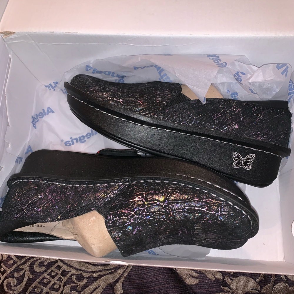 Alegria Clogs